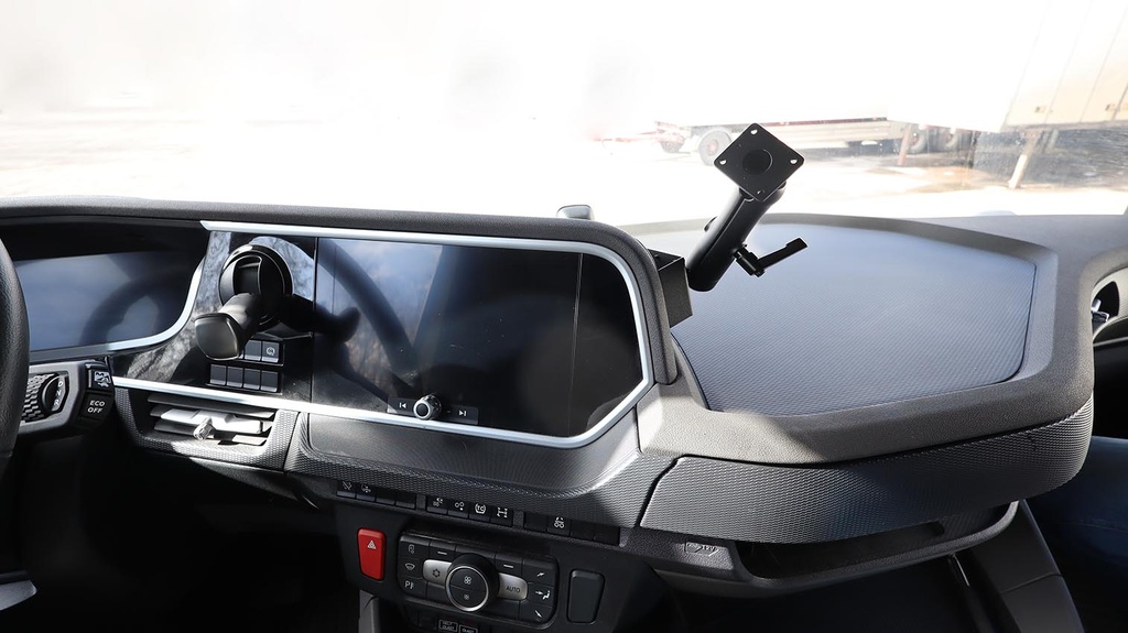 ProClip autokoht kiinn keskelle Polestar 3 2024-2025 