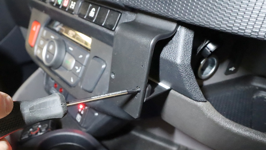 ProClip autokoht kiinnike keskelle DAF XG XF XD 2022-2026