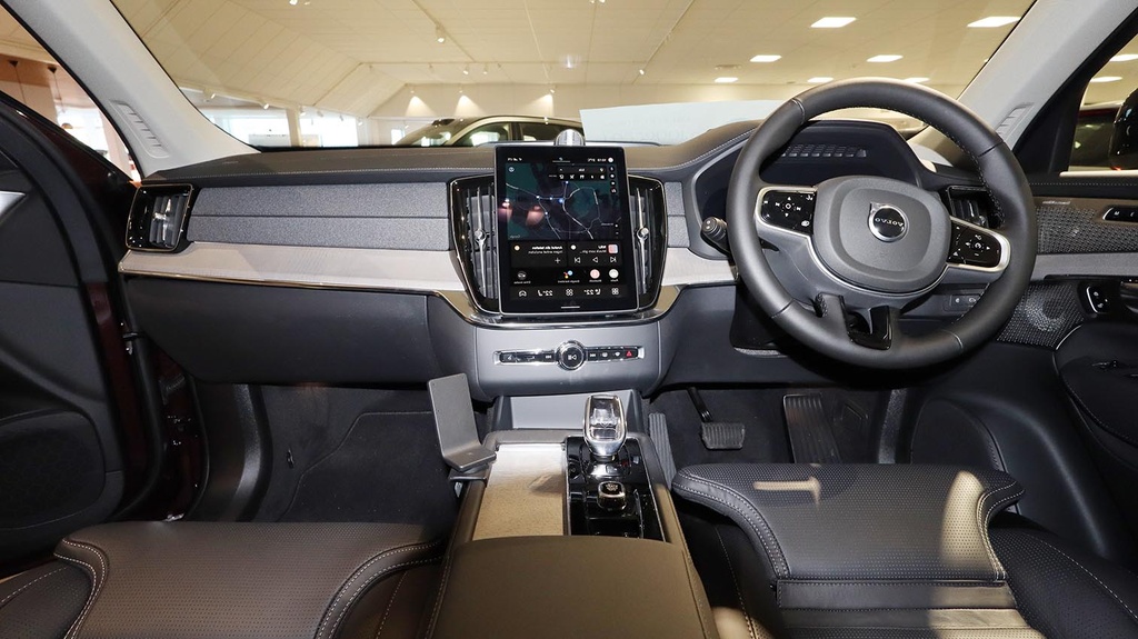 ProClip autokohtainen kiinike vasemmalle konsoliin Volvo XC60 2025-2027 