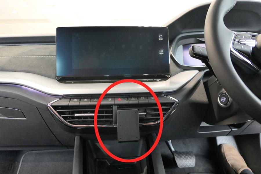 ProClip kesk oik ohj vain automa Skoda Octavia IV 2020-2026