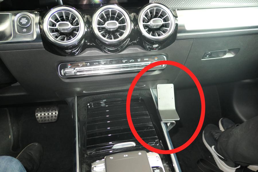 Brodit 835608 ProClip vehicle-specific console mount right Mercedes Benz GLB-Class 20-25