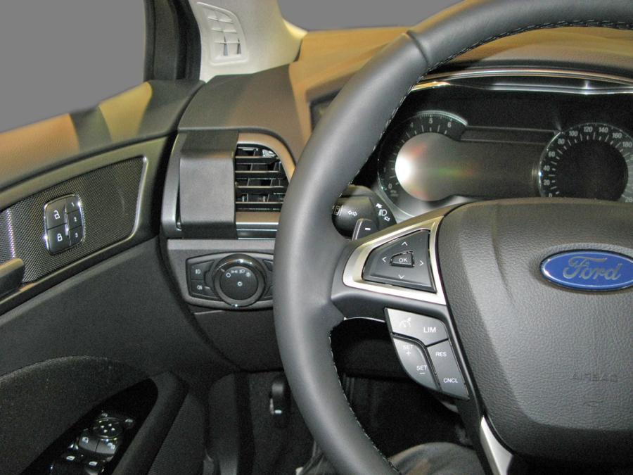 Fordonsanpassat fäste för Ford Mondeo 2015–2022, vänster sida – Brodit ProClip