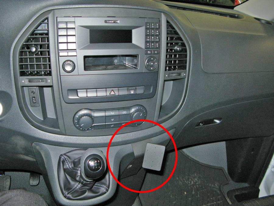 Brodit 855063 ProClip angled mount Mercedes Benz Vito 15-16