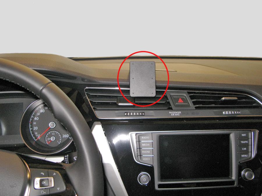 Brodit 855162 ProClip center mount Volkswagen Touran 16-22