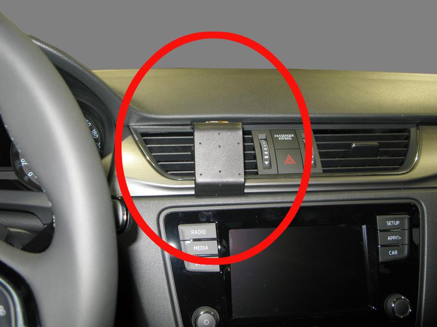 Brodit 855356 ProClip center mount Skoda Rapid 18-19