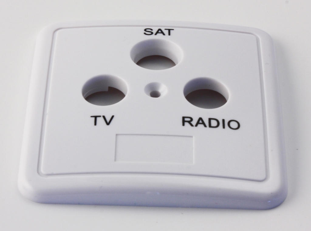 Täckplatta för antennuttag DB53/4106 75×75 mm (bas DD99K) 3-håls