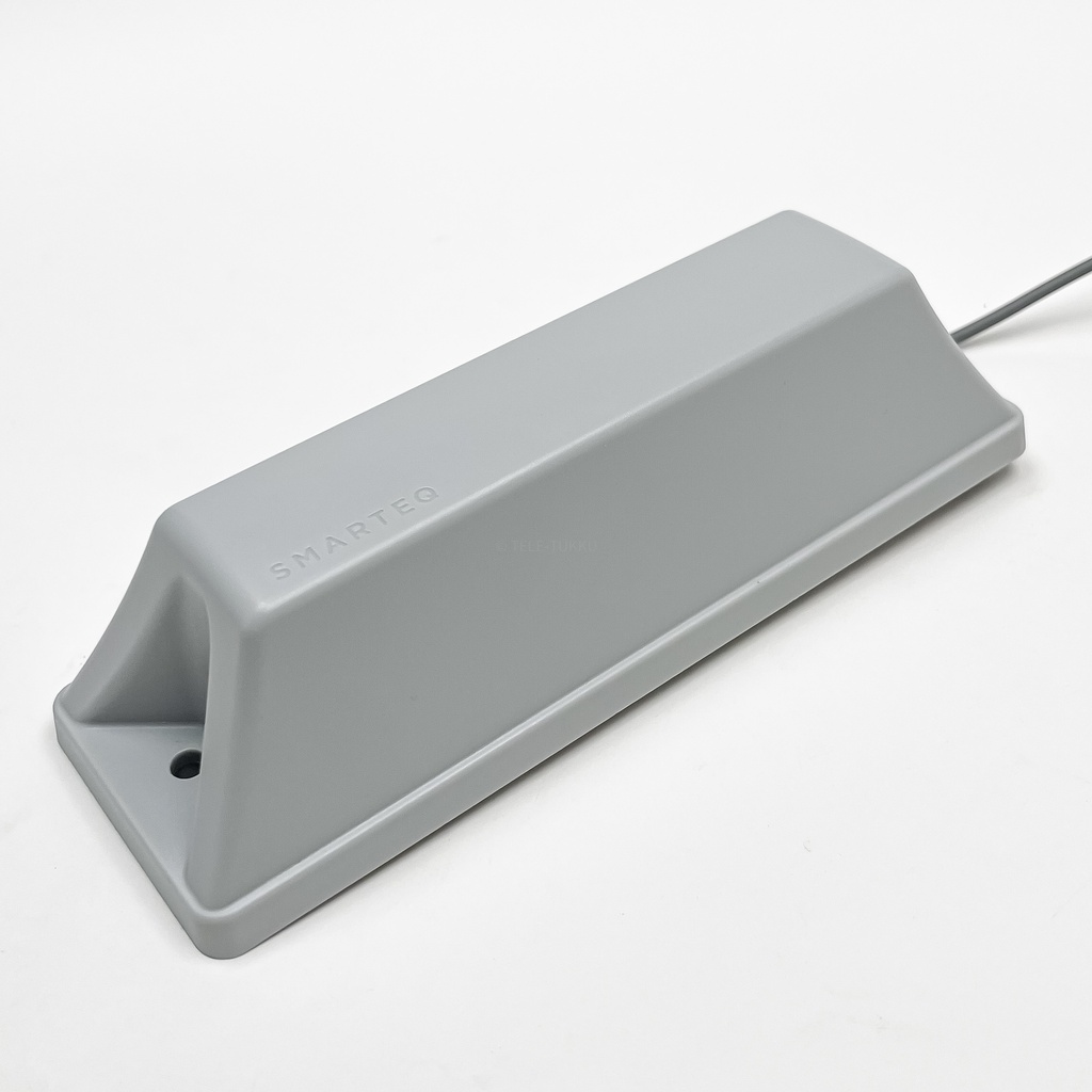 4G antenni sähkömittariin M2M/IOT käyttöön 698-2690 MHz harmaa 1,5m kaapeli MCX-uros kulma liitin ruuvi/liima kiinnitys LP701