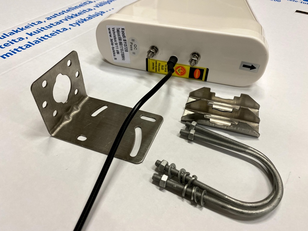 GSM/3G/4G/5G/WLAN/LTE-suunta-antenni 11 dBi koteloitu 698-3800 MHz 10 m SMA-uros LMR2000