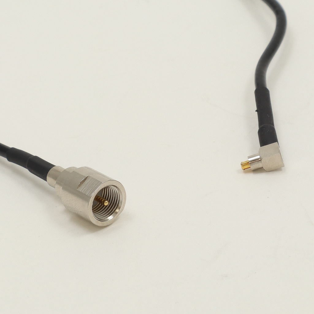 FME-uros/MC-card 90° adapterivälijohto (Option) 