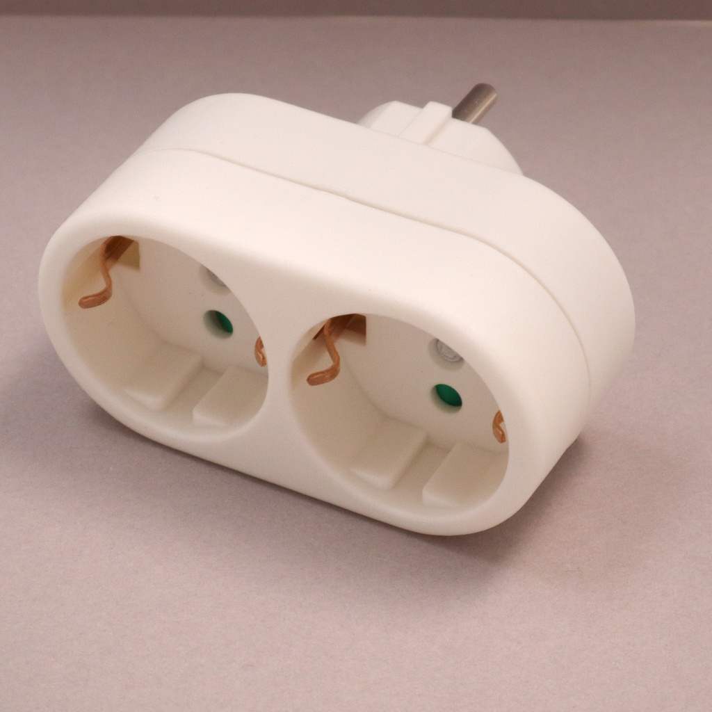 Schuko multi-plug adaptor