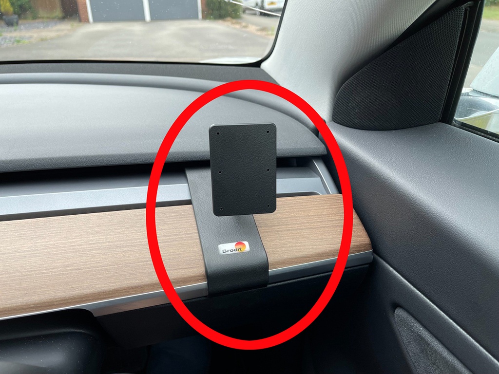 ProClip autokoht kiin a-pilari Tesla 3 2018-20241/2, Y 2020-2025 RHD ratti oikealla.