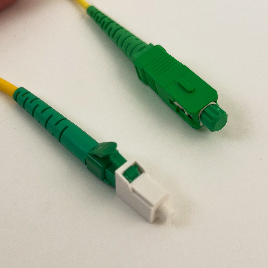 fiberoptisk patchkabel SM LC-APC/SC-A simplex Fibrain gold G657A1 LS0H