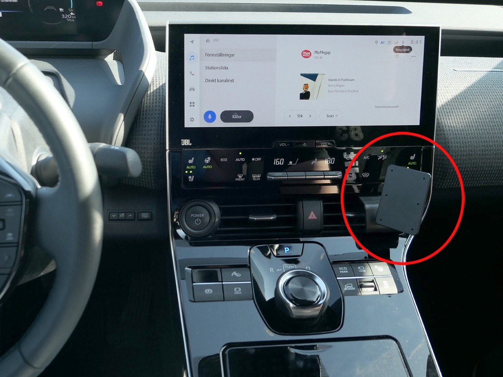 ProClip autokohtainen kiinnike keskelle Toyota bZ4X 2023-2025 kulma