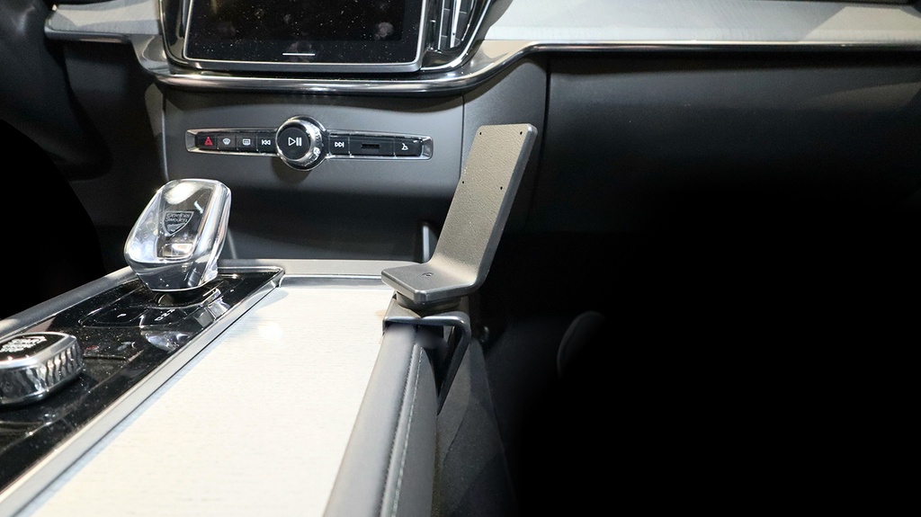 ProClip autokohtainen kiinike oikealle konsoliin Volvo XC60 2025-2027 