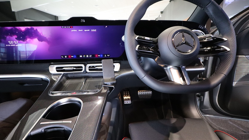 Brodit 636331 ProClip console mount, right side, Mercedes-Benz C-Class (180–320) 2027, RHD